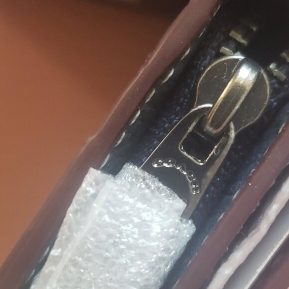 Coach x Peanuts Snap Wallet with Snoopy Ski Motif NWT - Picture 4 of 15